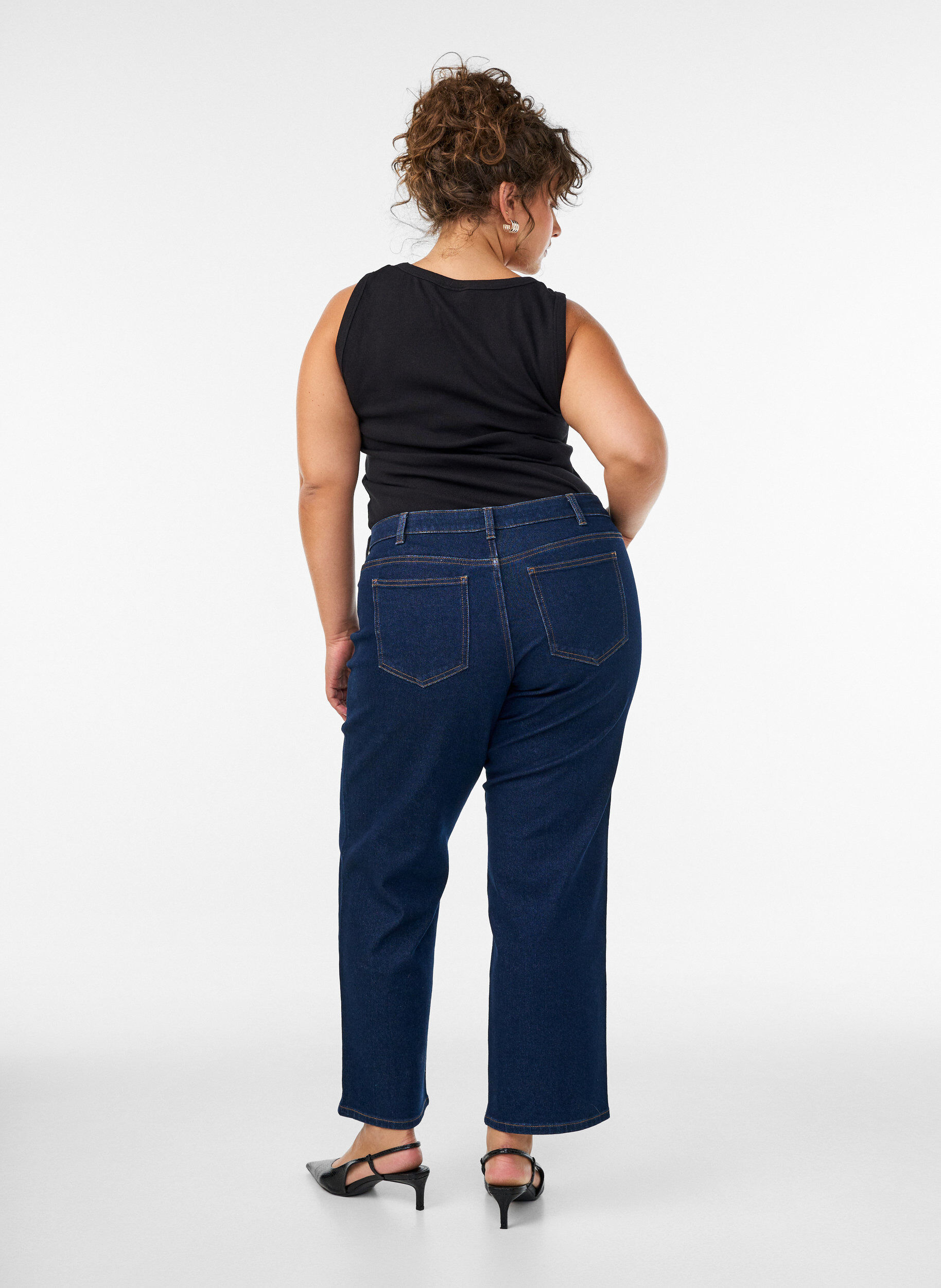 ZizziCropped jeans med straight fit og normal midje, Bl&aring;, Model image number 1