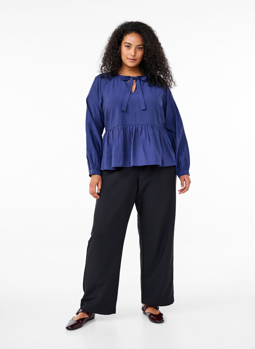 Bluse med sløyfe og lange ermer, Blå, Model image number 1