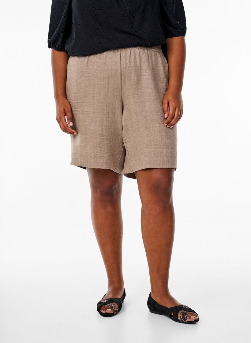 Shorts med lommer og h&oslash;y midje, Brun, Model image number 3