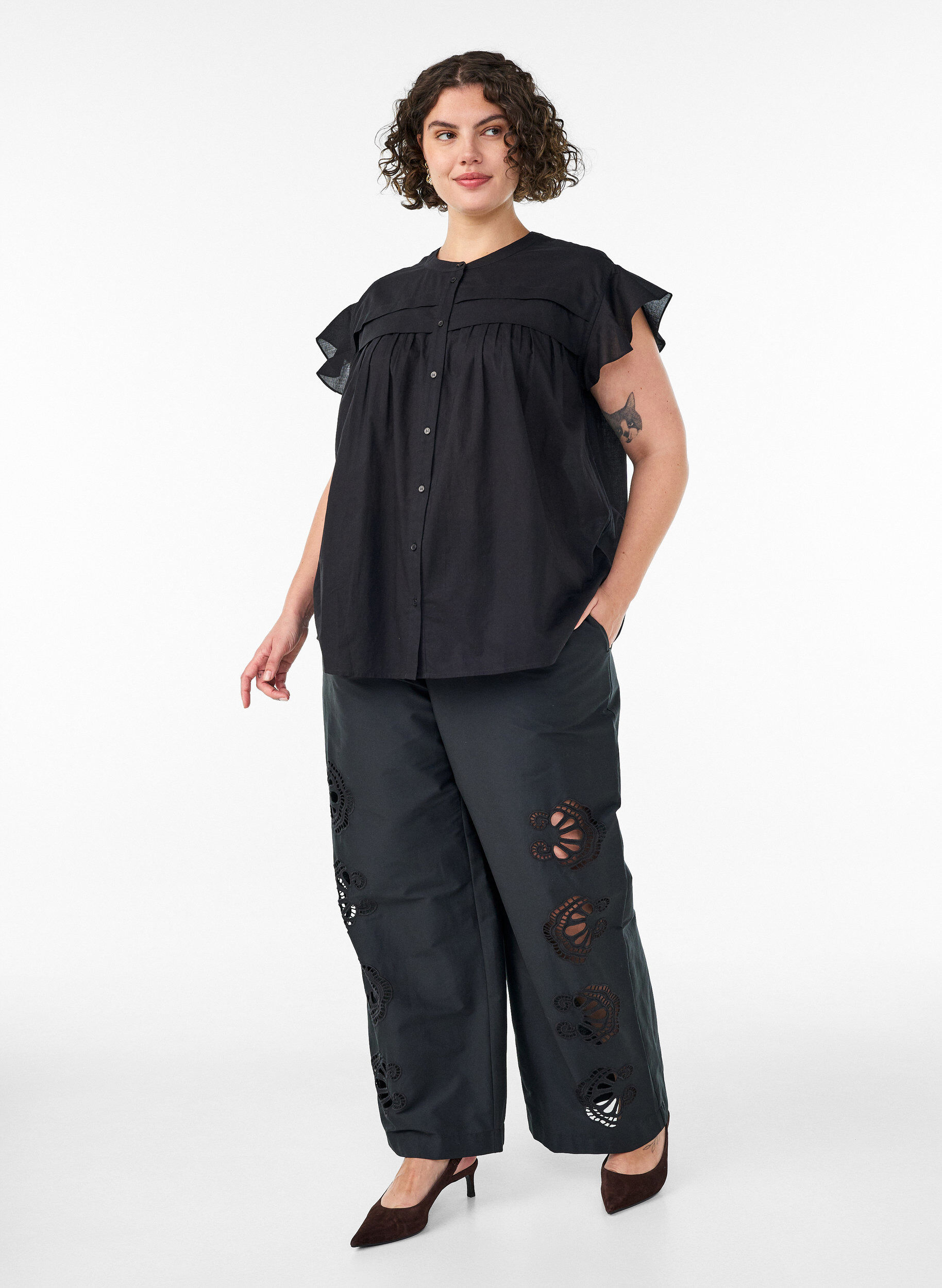 ZizziErmel&oslash;s A-linje bomullsskjorte bluse, Svart, Model image number 1