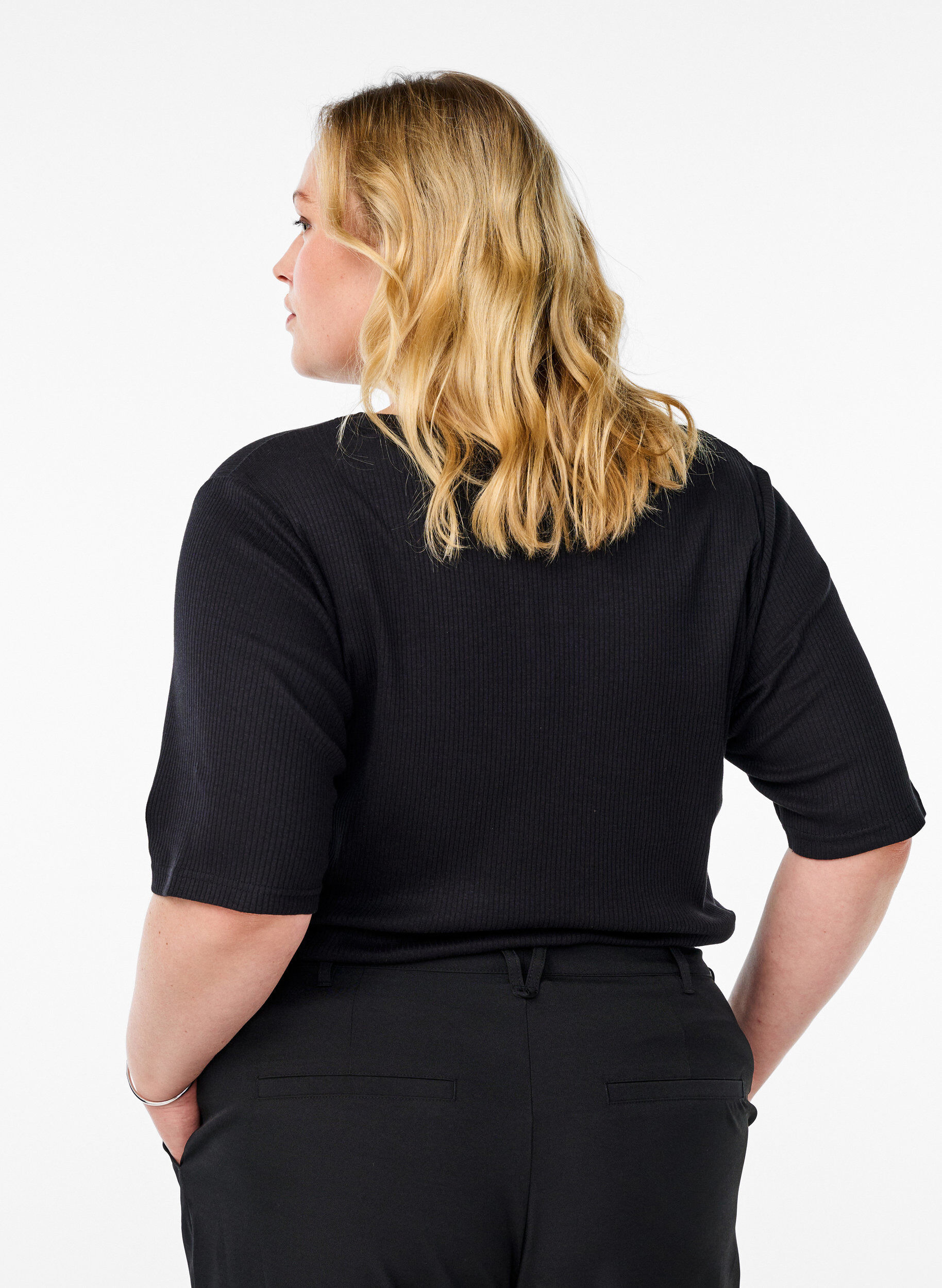 ZizziRibbestrikket jerseybluse med korte ermer, Svart, Model image number 2
