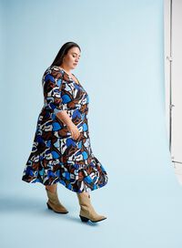 Lang kjole med vakre farger, , Model