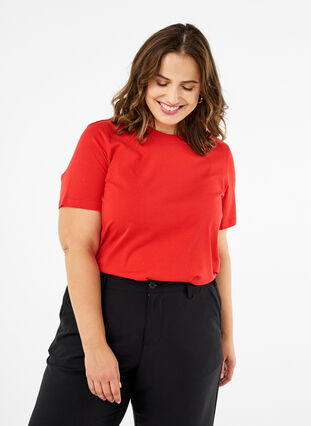 Zizzi Basic T-skjorte i bomull med rund hals, Rød, Model image number 0
