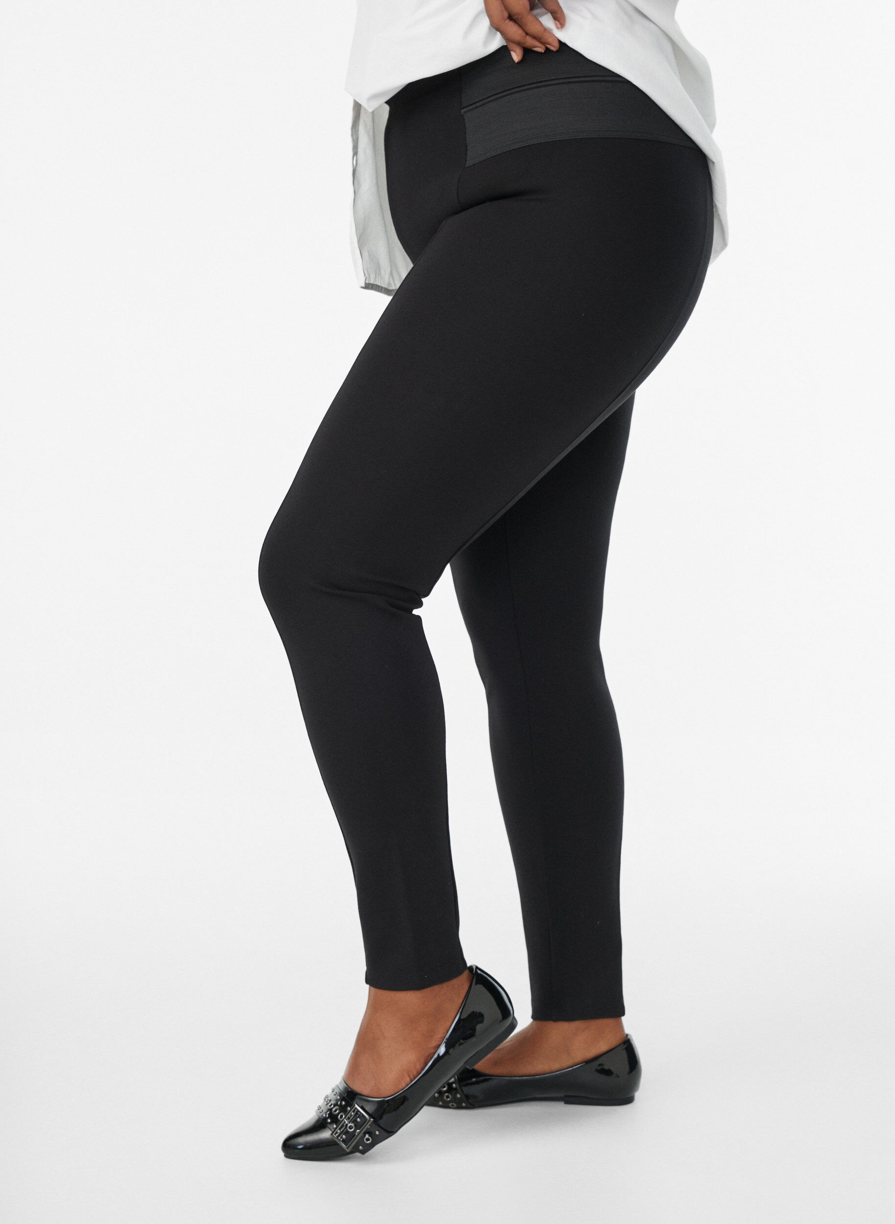 Zizzi Leggings med bred strikk i livet, Svart, Model image number 2