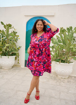 Zizzi Kort kjole med trykk og V-hals, Rosa, Image image number 0