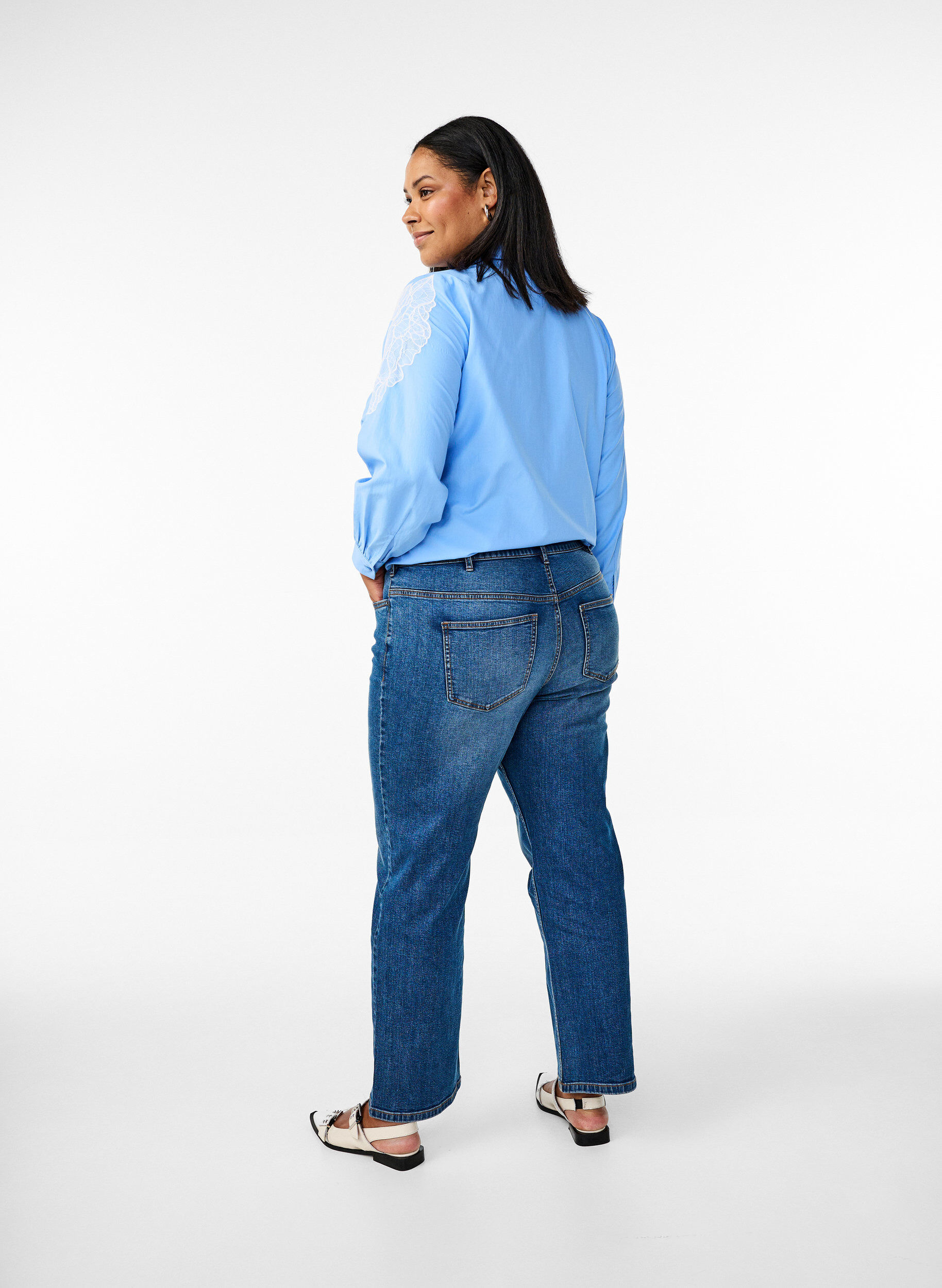Zizzi Gemma jeans med h&oslash;y midje og regular fit, Bl&aring;, Model image number 1