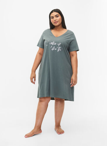 Zizzi Nattkjole i organisk bomull med V-hals, Grønn, Model image number 1