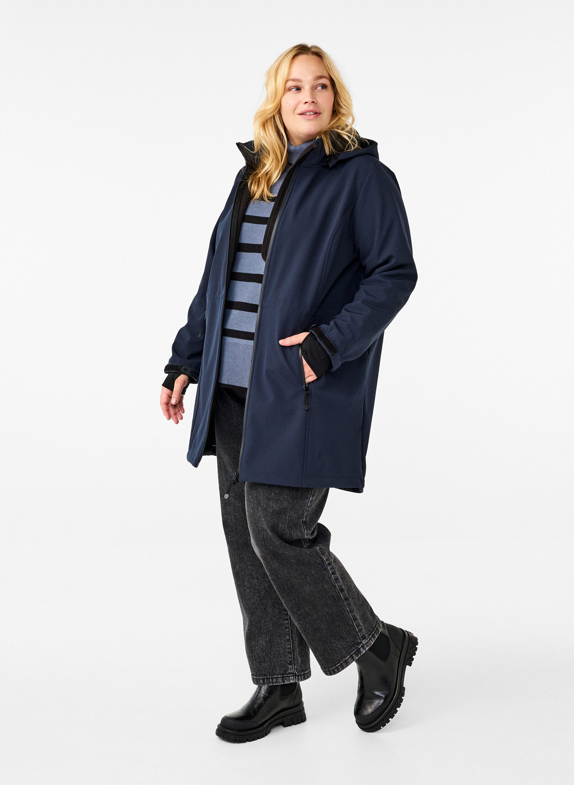 ZizziSoftshelljakke med avtagbar hette, Bl&aring;, Model image number 1