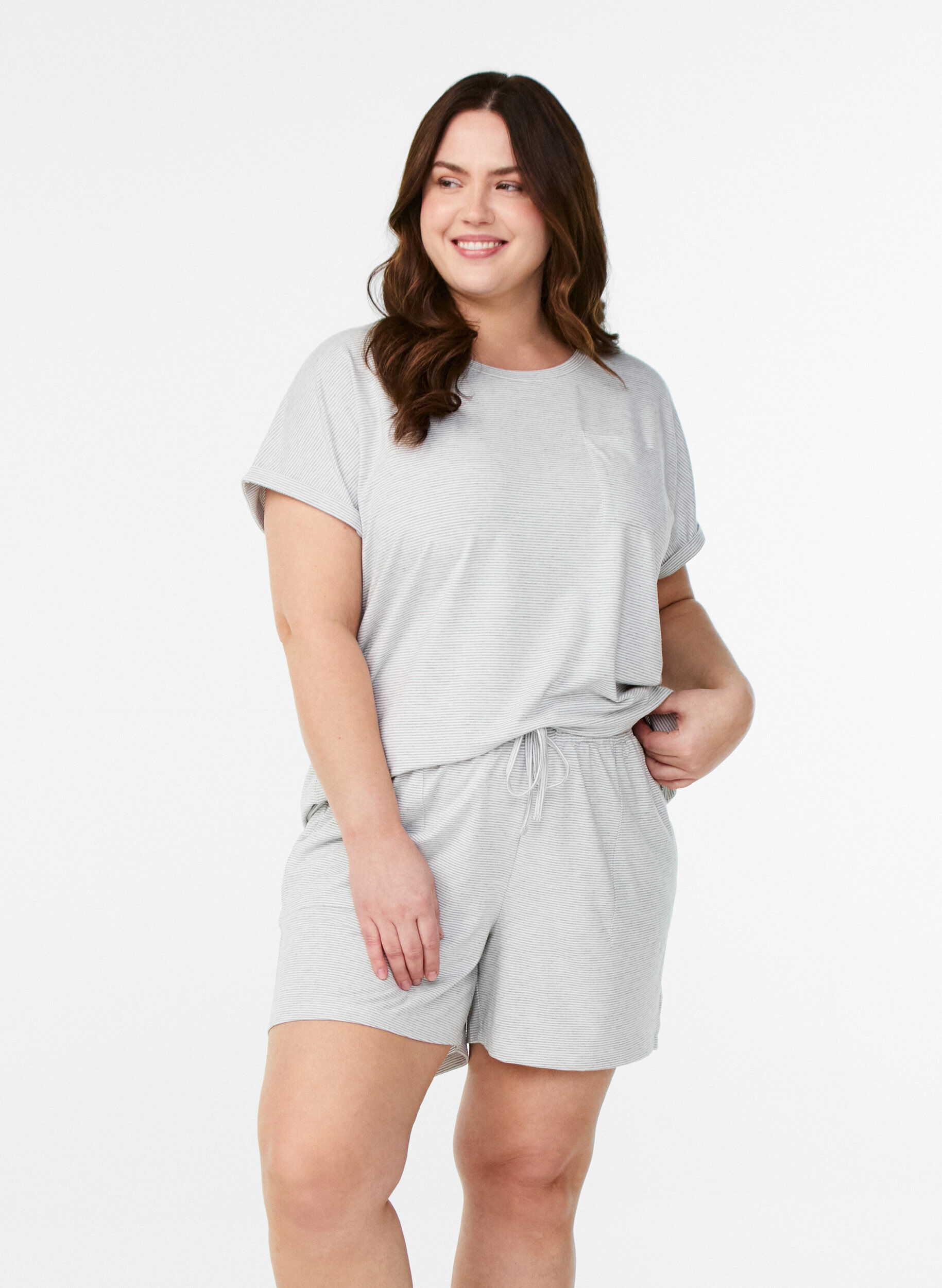 Zizzi Stripete pyjamasshorts med h&oslash;y midje, LGM Stripe, Model image number 0