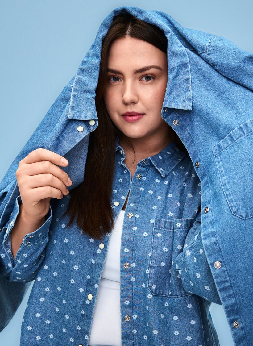 Blomstret denimskjorte med brystlomme, Light Blue w.Flowers, Image image number 0