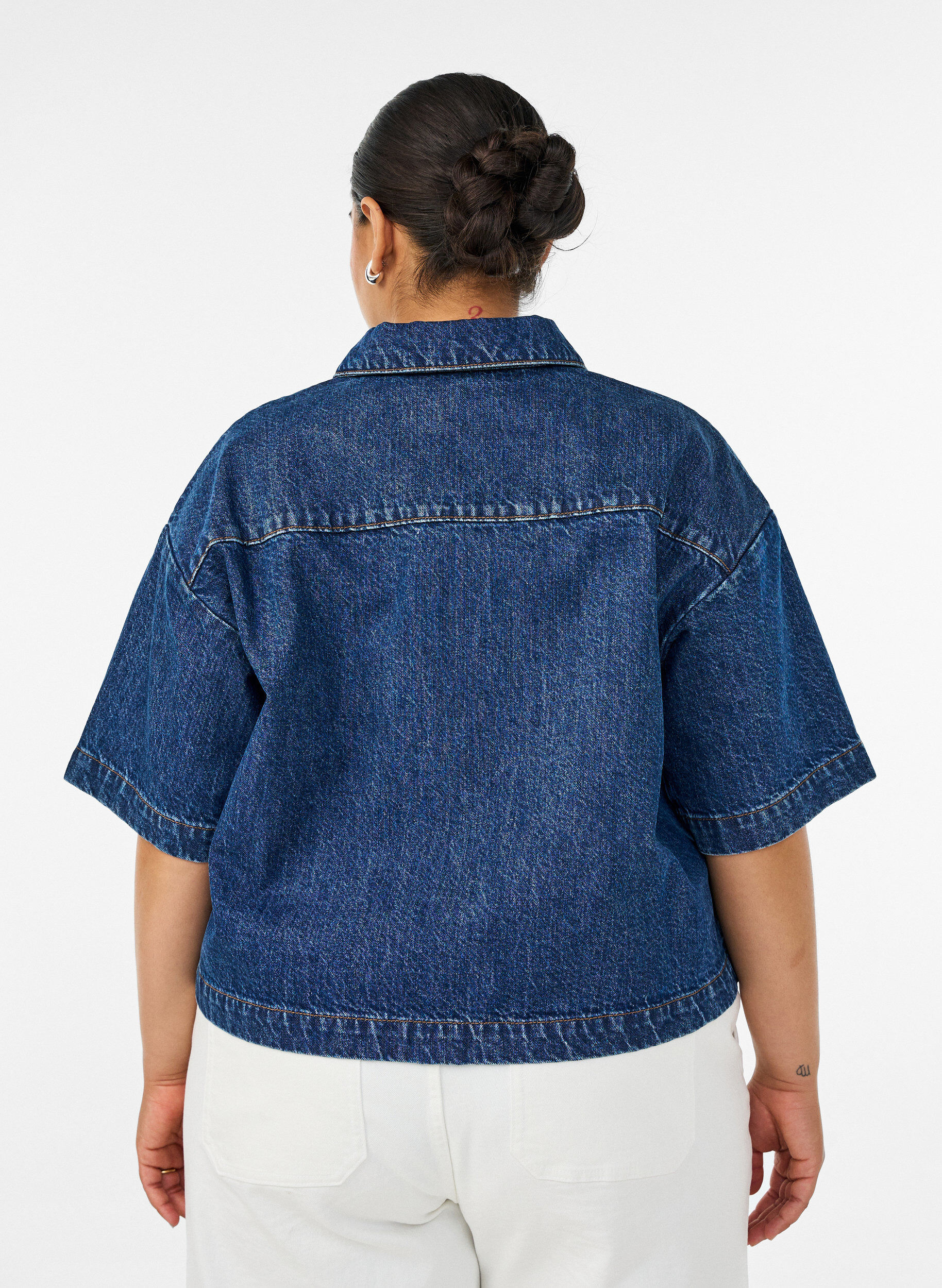 ZizziKortermet denimjakke med knappelukking, Bl&aring;, Model image number 2