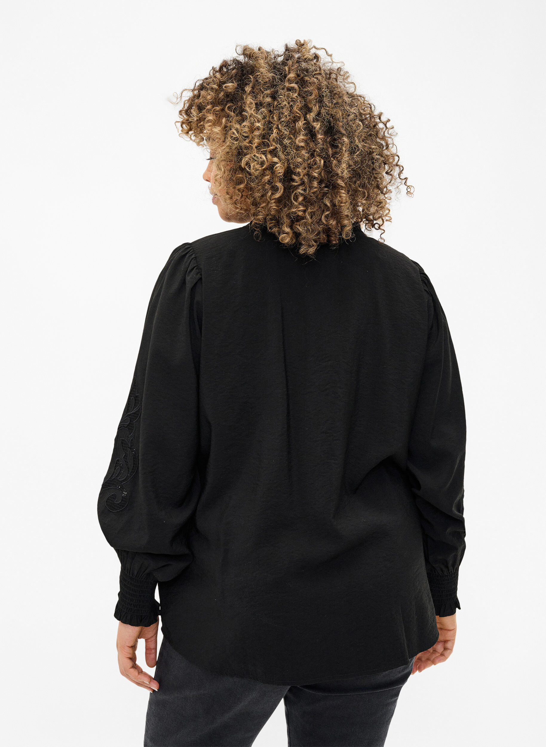 Zizzi Bluse med volanger og broderi anglaise, Black, Model image number 1