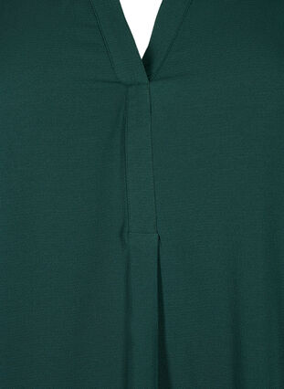 Zizzi Ensfarget bluse med V-hals, Scarab, Packshot image number 2