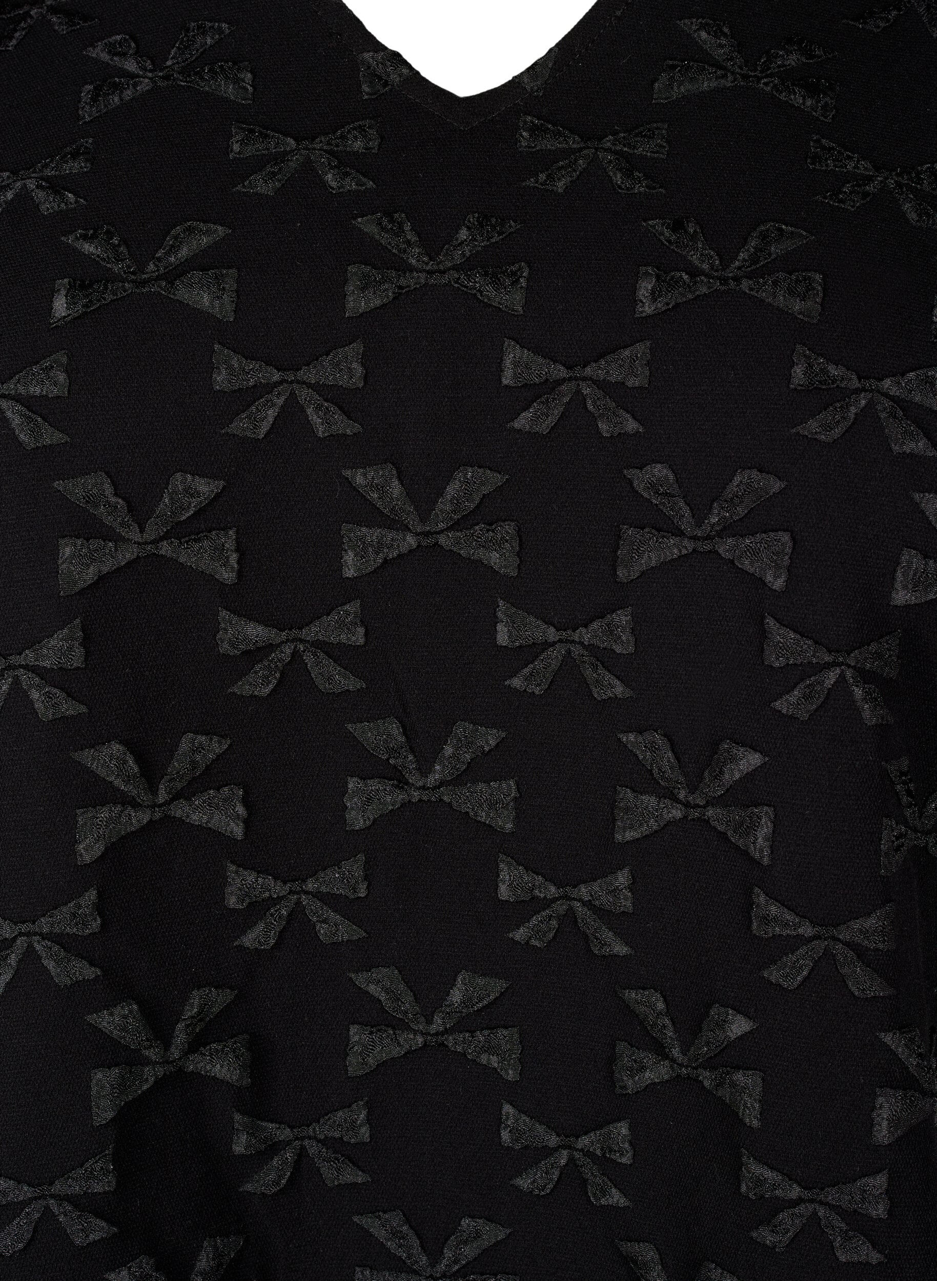 Zizzi Kortermet jacquard-bluse med sl&oslash;yfer, Black W. Bow, Packshot image number 2