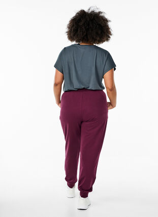Zizzi Ledig joggedressbukse med lommer, Winetasting, Model image number 1