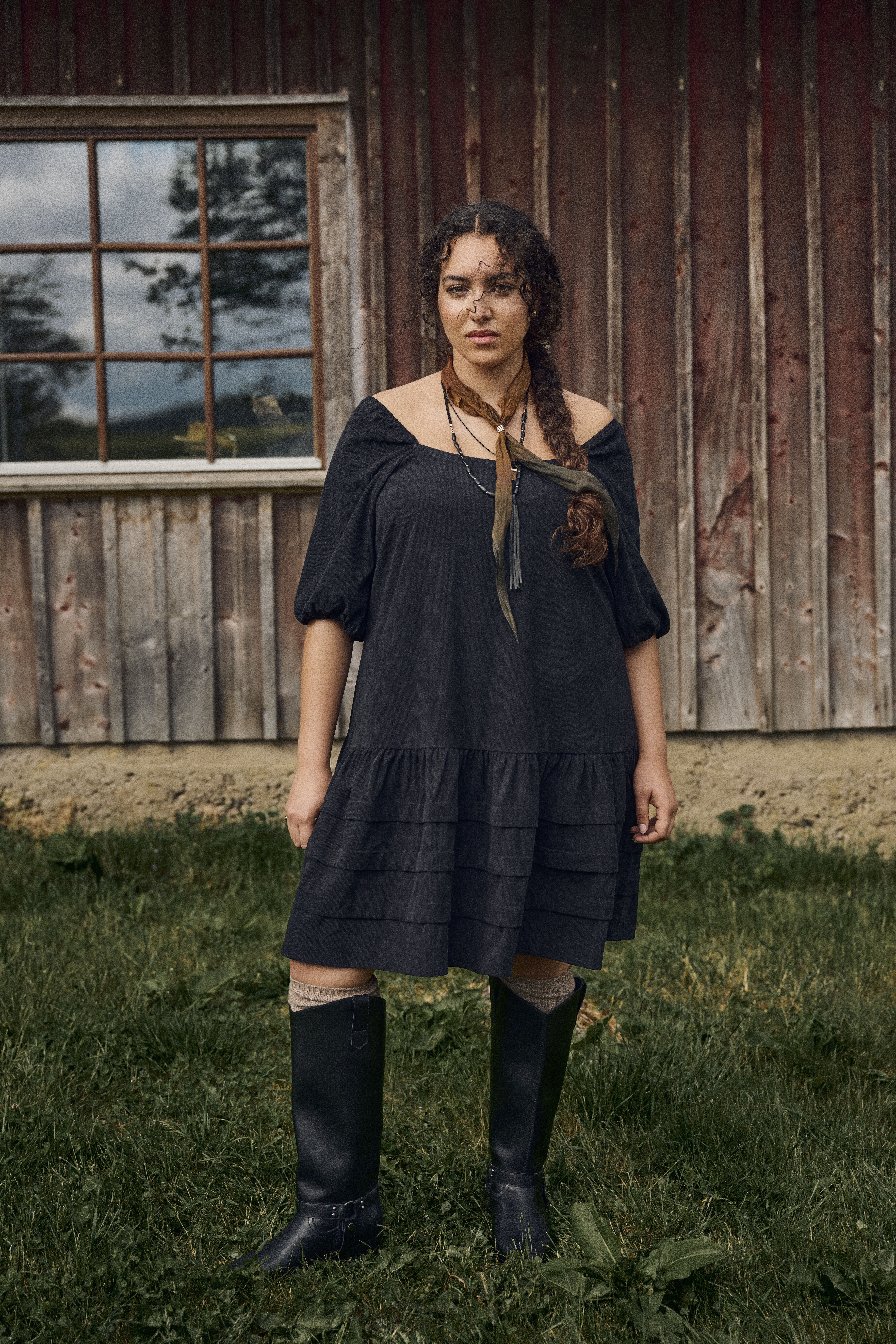 Zizzi Fl&oslash;yelskjole med firkantet utringning, , Model