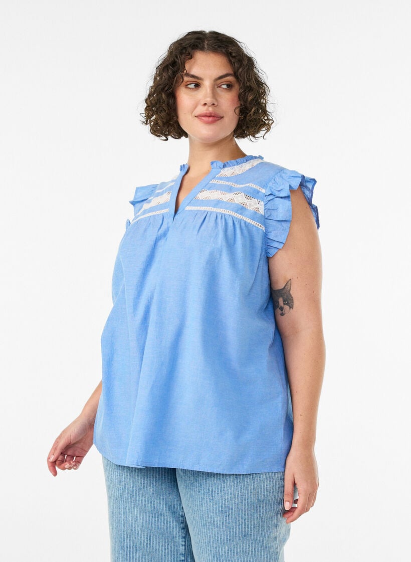 Ermel&oslash;s bomullsbluse med volangkanter, Bl&aring;, Model image number 0