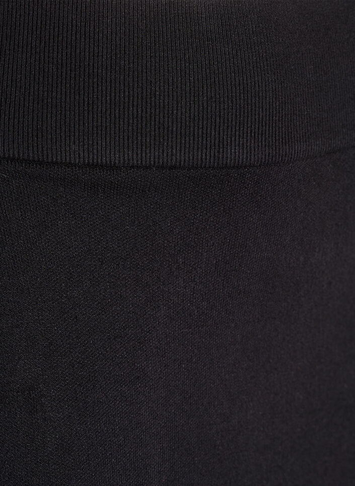 Kort strikket skj&oslash;rt med en bred linning, Svart, Packshot image number 2