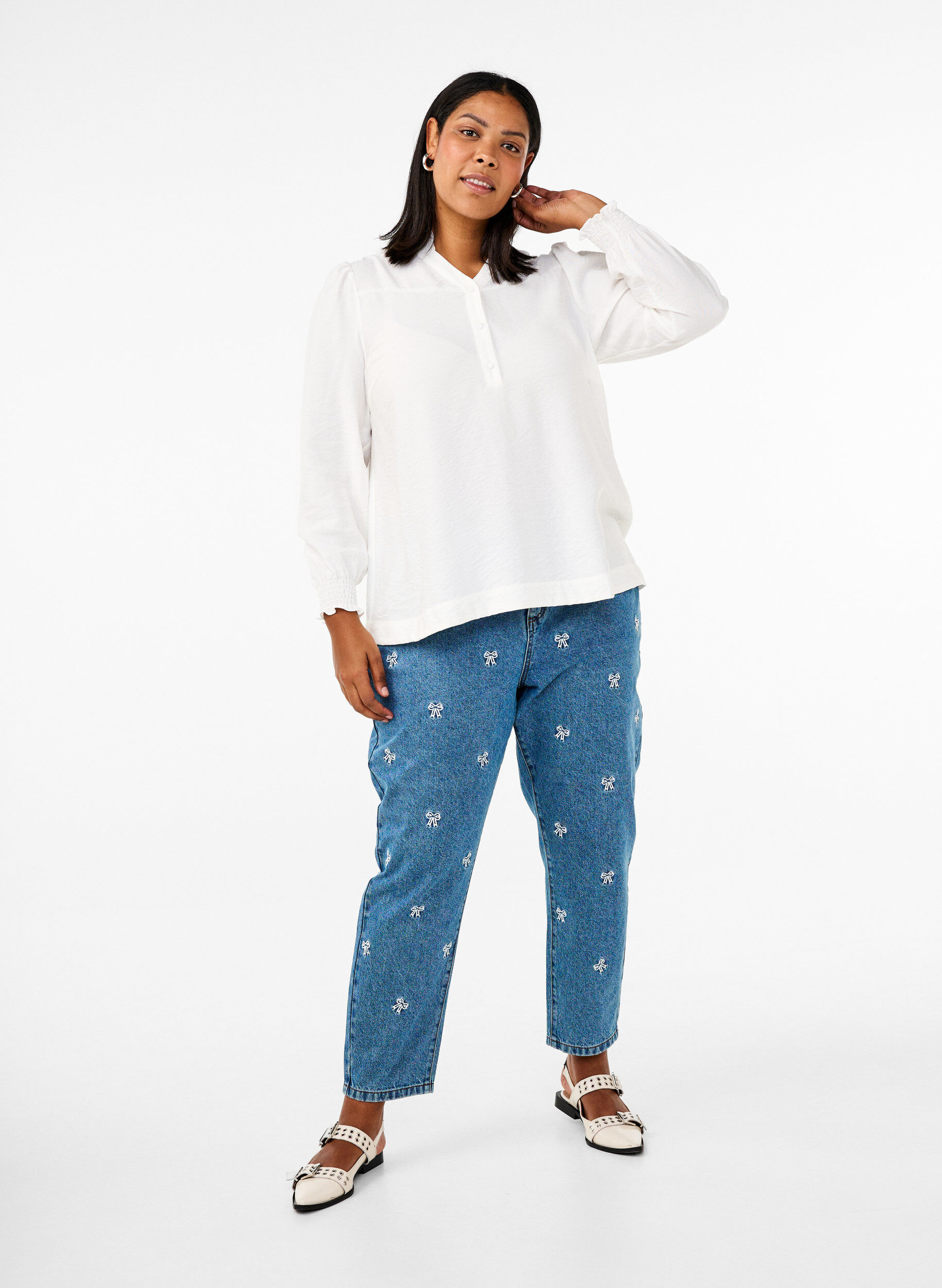 Zizzi Bluse med volangkrage, Vanilje, Model image number 1