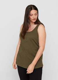 Topp med rund hals i et ribbet materiale, Ivy Green, Model