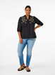 Skjortebluse med broderte blomster og 3/4-ermer, Black W. Beige Emb. , Model image number 2