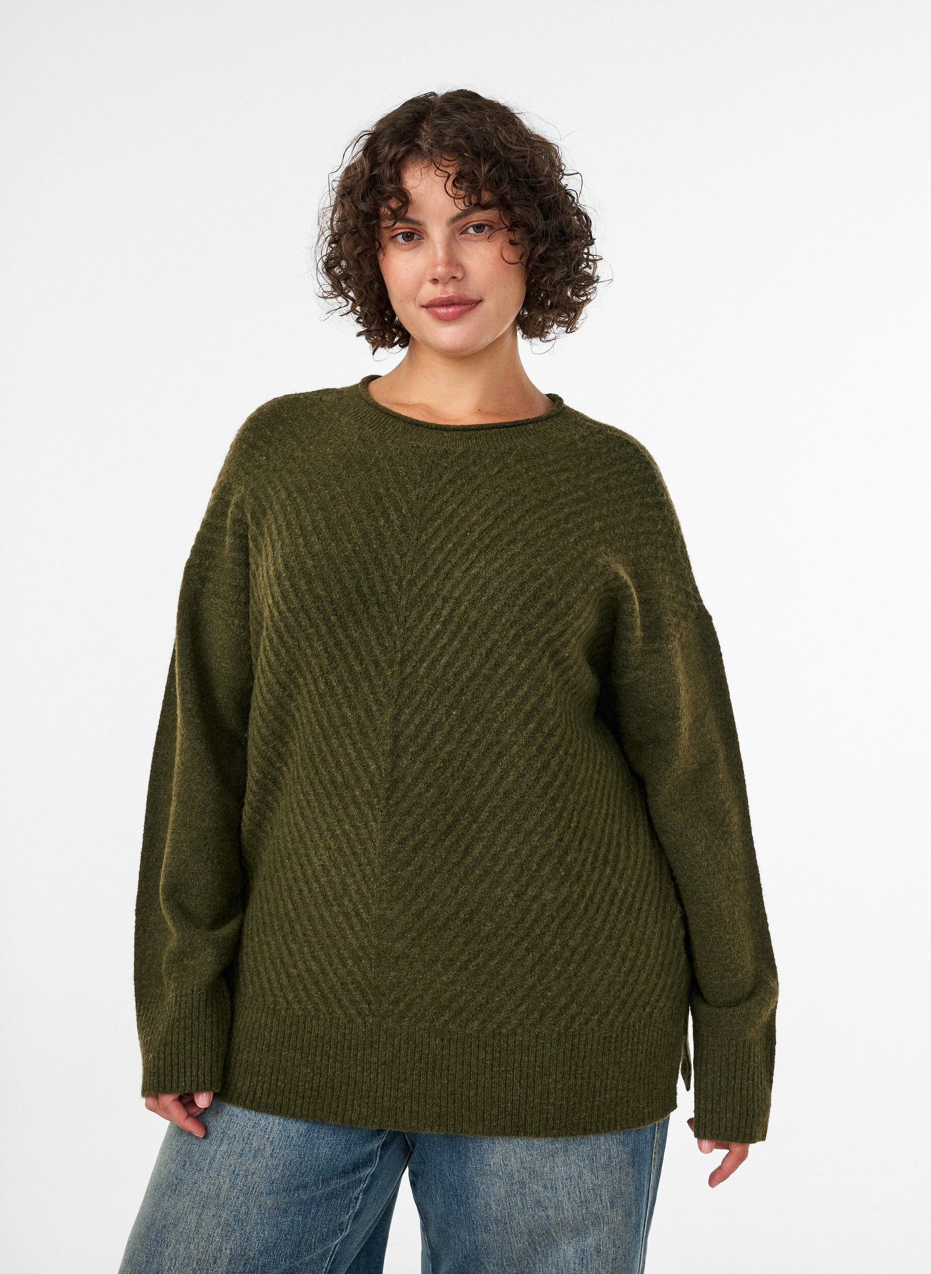 ZizziStrikkebluse med V-formet ribbem&oslash;nster og splitter, Gr&oslash;nn, Model image number 0