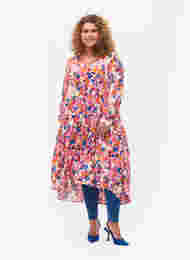 Langermet midikjole i viskose med mønster, Rosebloom GraphicAOP, Model