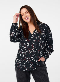 Bluse med trykk og volangdetaljer, Svart Bluse med trykk og volangdetaljer, Svart, Model