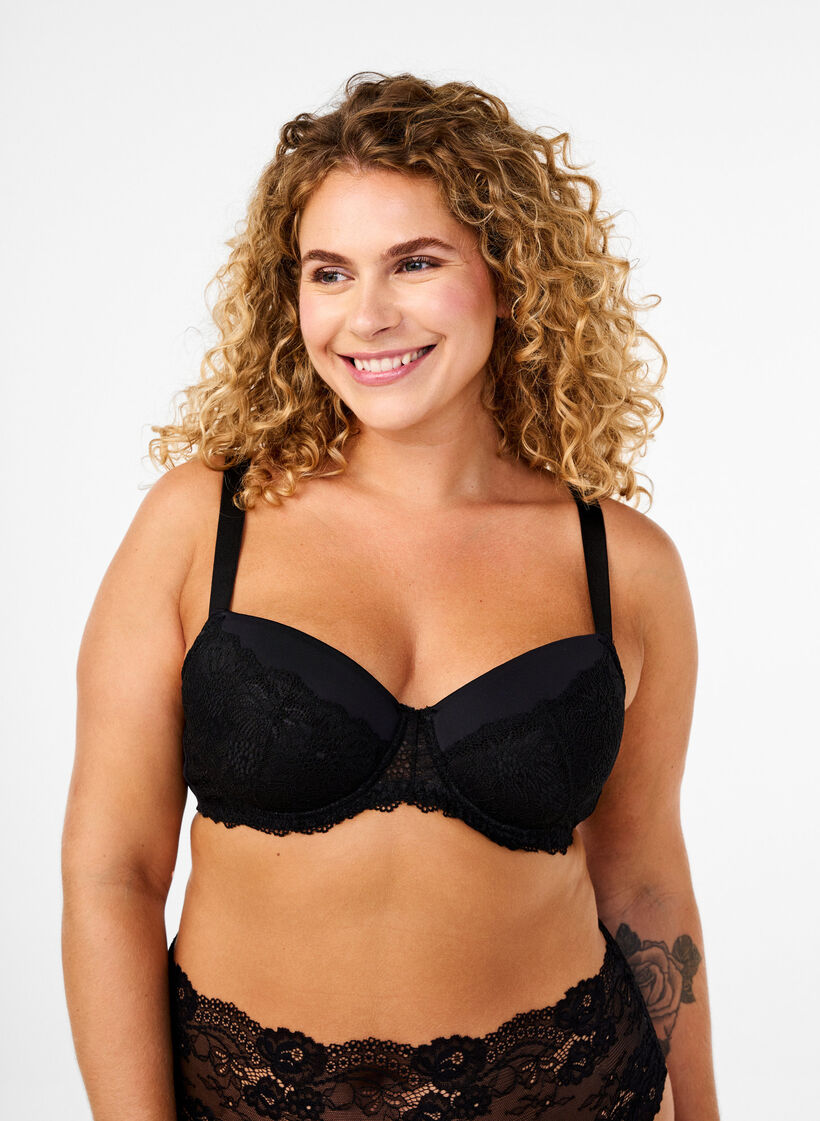 BH med blonder og polstring, Svart, Model image number 0