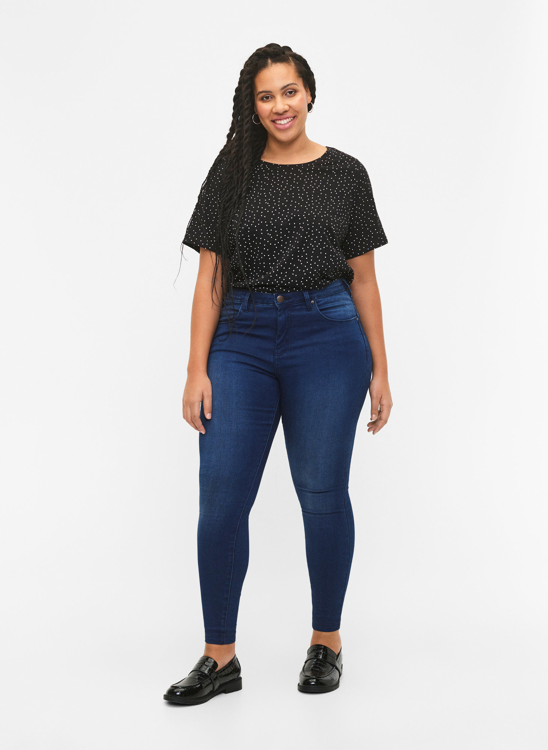 Zizzi &Oslash;kologisk bomulls-T-skjorte med prikker, Svart, Model image number 1