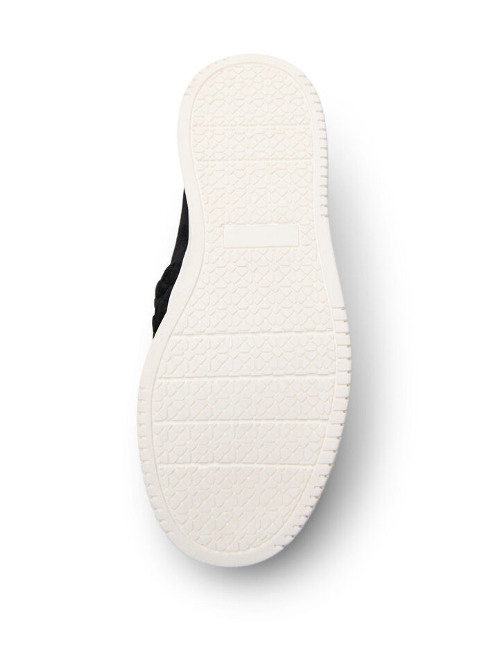 Wide fit - Imitert semsket skinnsko med flettede stropper, Svart, Packshot image number 4
