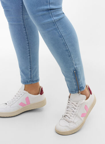 Cropped Amy jeans med glidelås, Light blue denim, Model image number 2