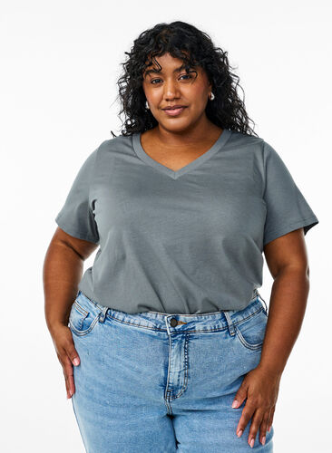 Zizzi Enkel T-skjorte i bomull med V-hals, Grønn, Model image number 0