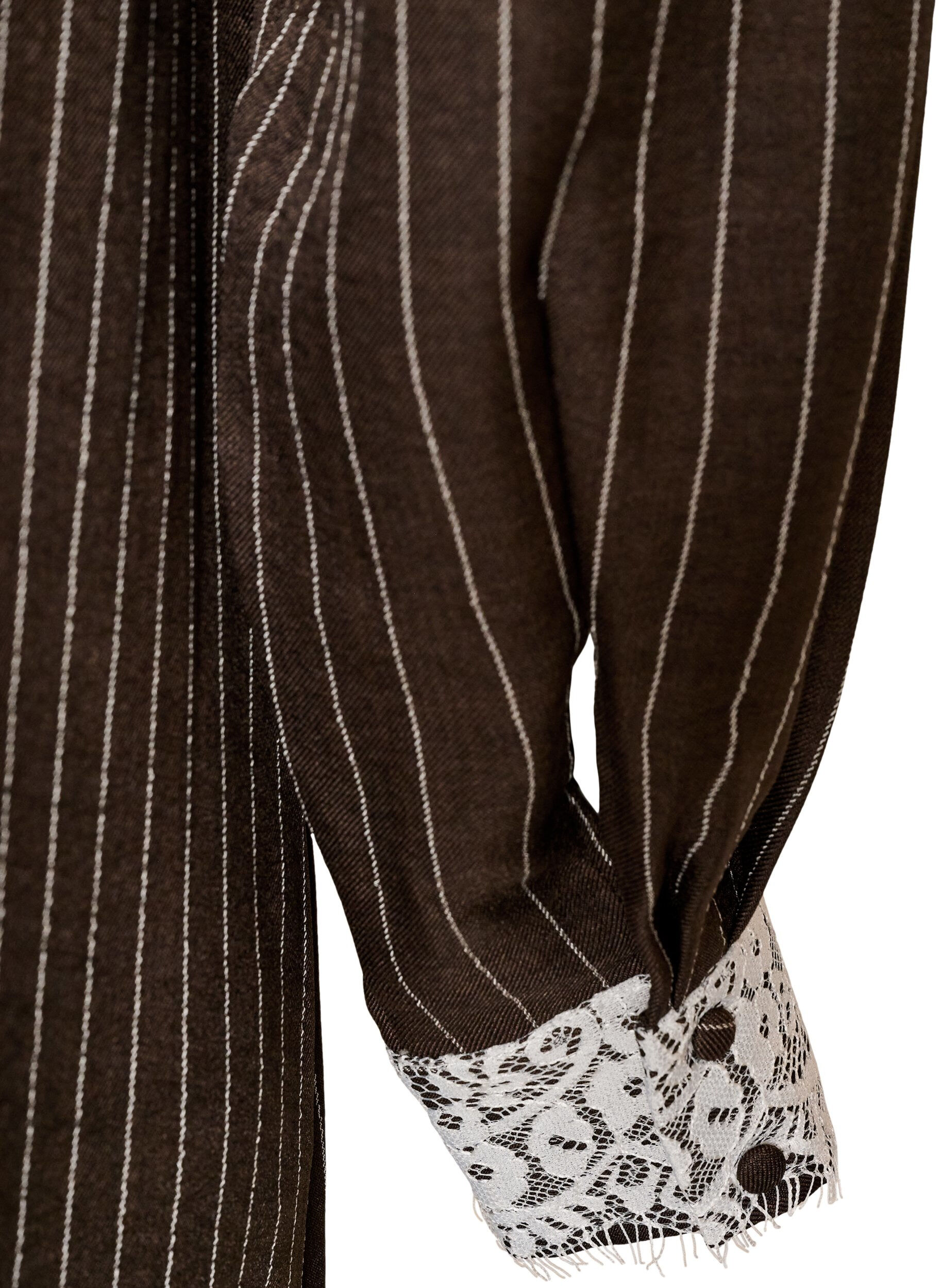 ZizziKnelang kjole med n&aring;lestriper og blondedetaljer, Brun, Packshot image number 3