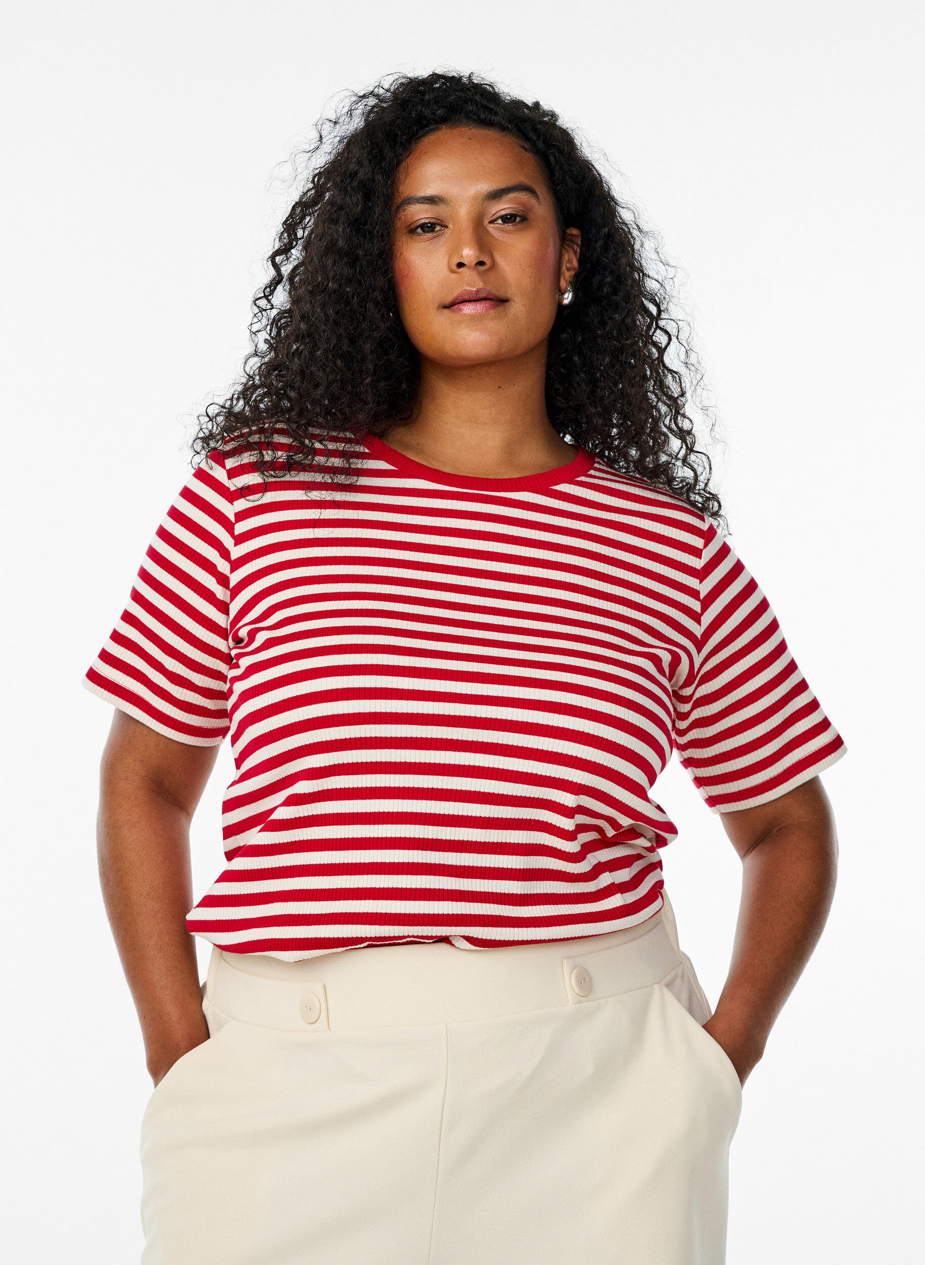 ZizziT-shirt med striper og ribbestrikket struktur, R&oslash;d, Model image number 0