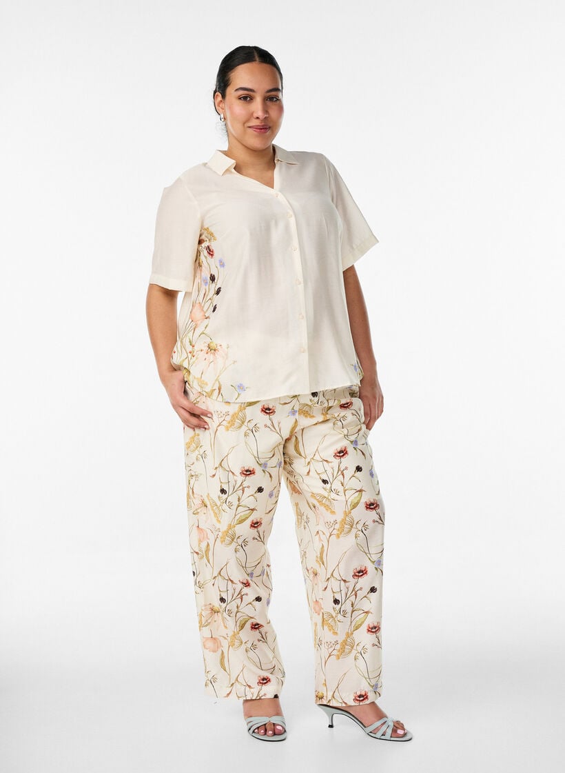 Bluse med albuelange ermer og blomsterdetaljer, Beige, Model image number 1