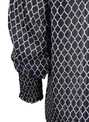 Mønstrete bluse med smock og V-hals, Black Graphic Stripe, Packshot image number 3