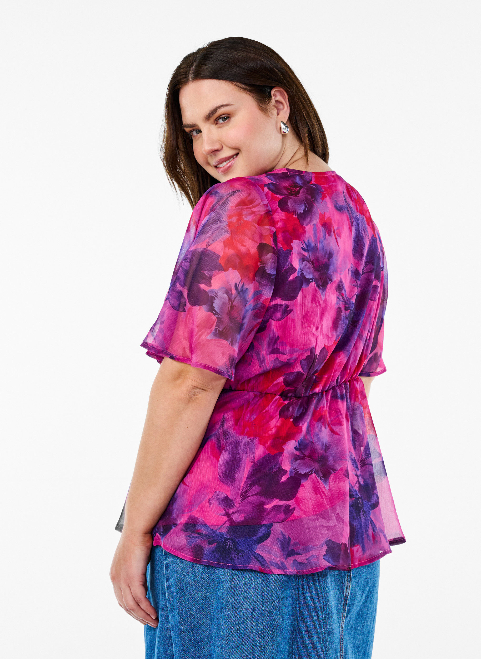 Zizzi Bluse i blomstrete chiffon med korte ermer, R&oslash;d, Model image number 2