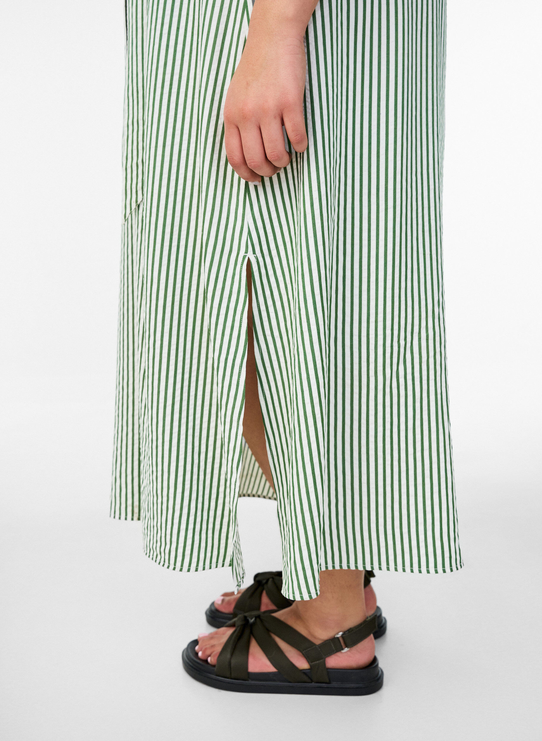 ZizziSkjortekjole i ankellengde med bindebelte og striper, Gr&oslash;nn, Model image number 2