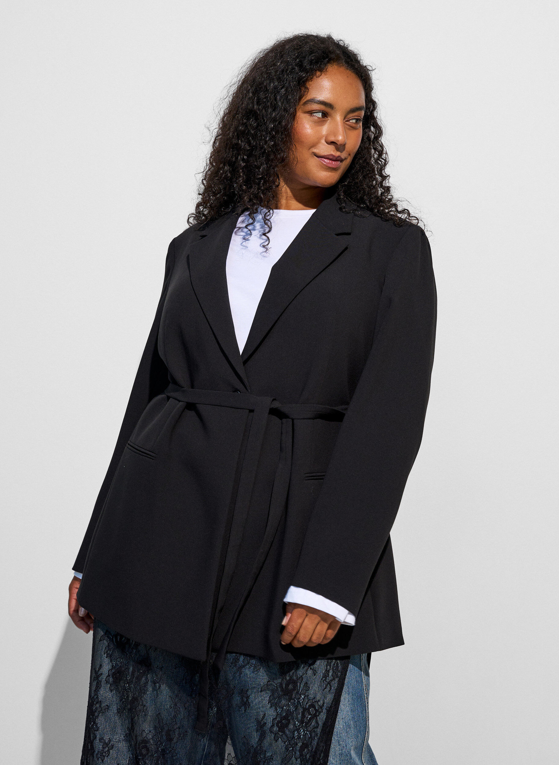ZizziBlazer med avtakbart knytebelte, Svart, Model image number 3