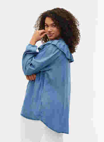 Langermet skjorte med volanger i lyocell (TENCEL™), Blue denim, Model image number 2