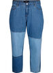 Mille mom fit-jeans med colorblock og høy midje, Light Blue Denim, Packshot image number 0