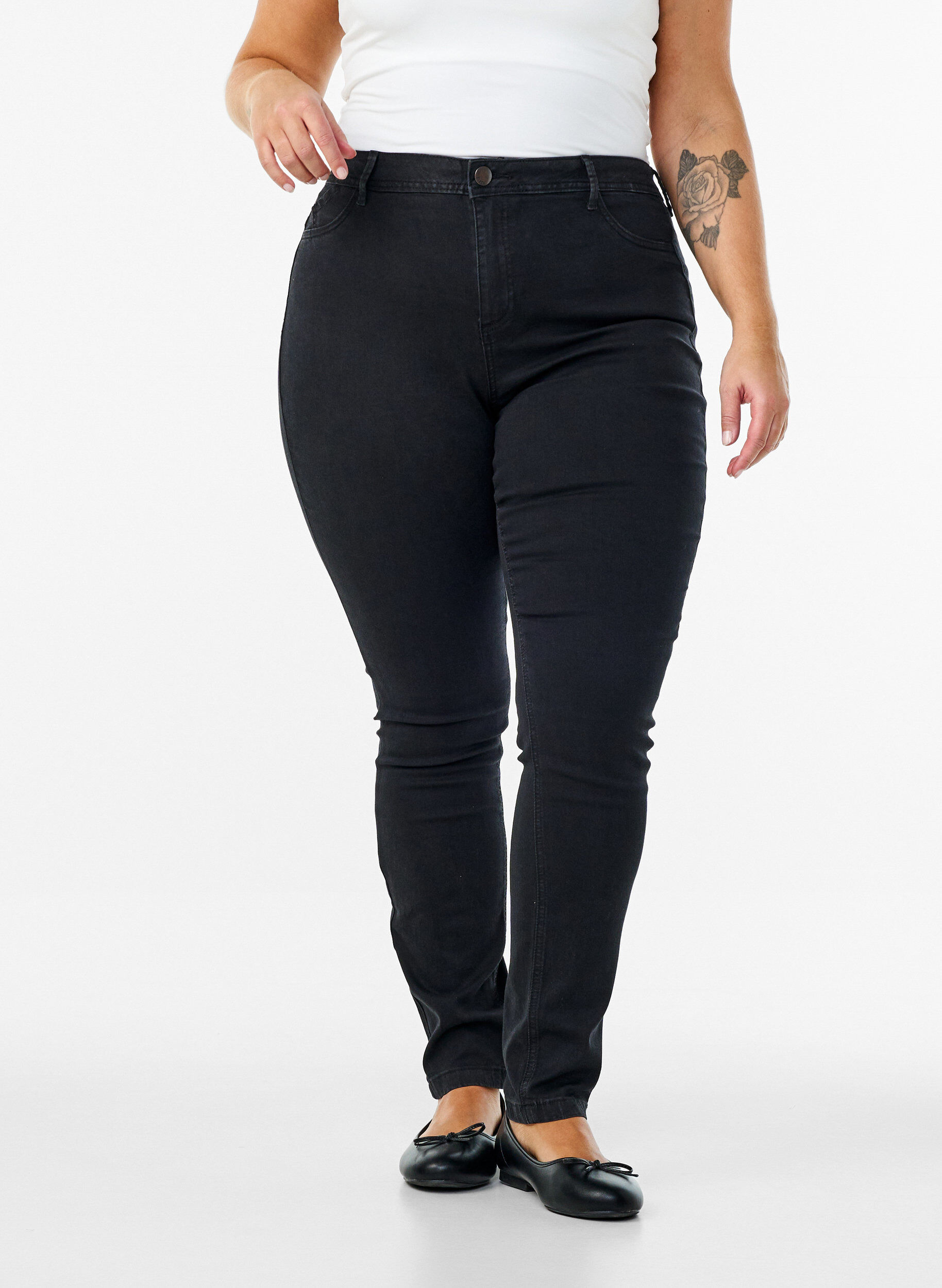 Zizzi Super slim Amy jeans med h&oslash;y midje, Svart, Model image number 2