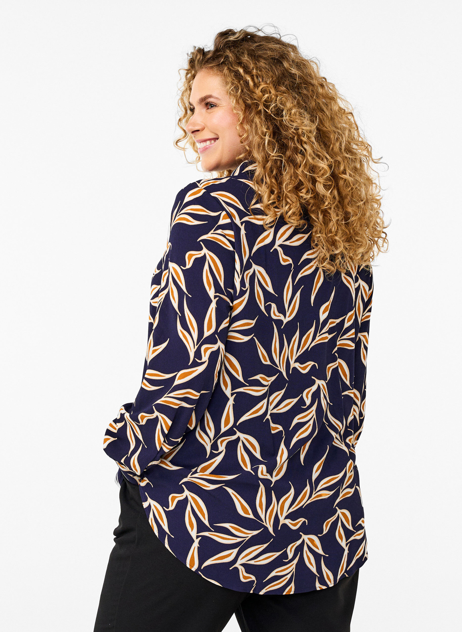 Zizzi Skjorte med bladtrykk og krage, Ev. Blue w. Leaf AOP, Model image number 1