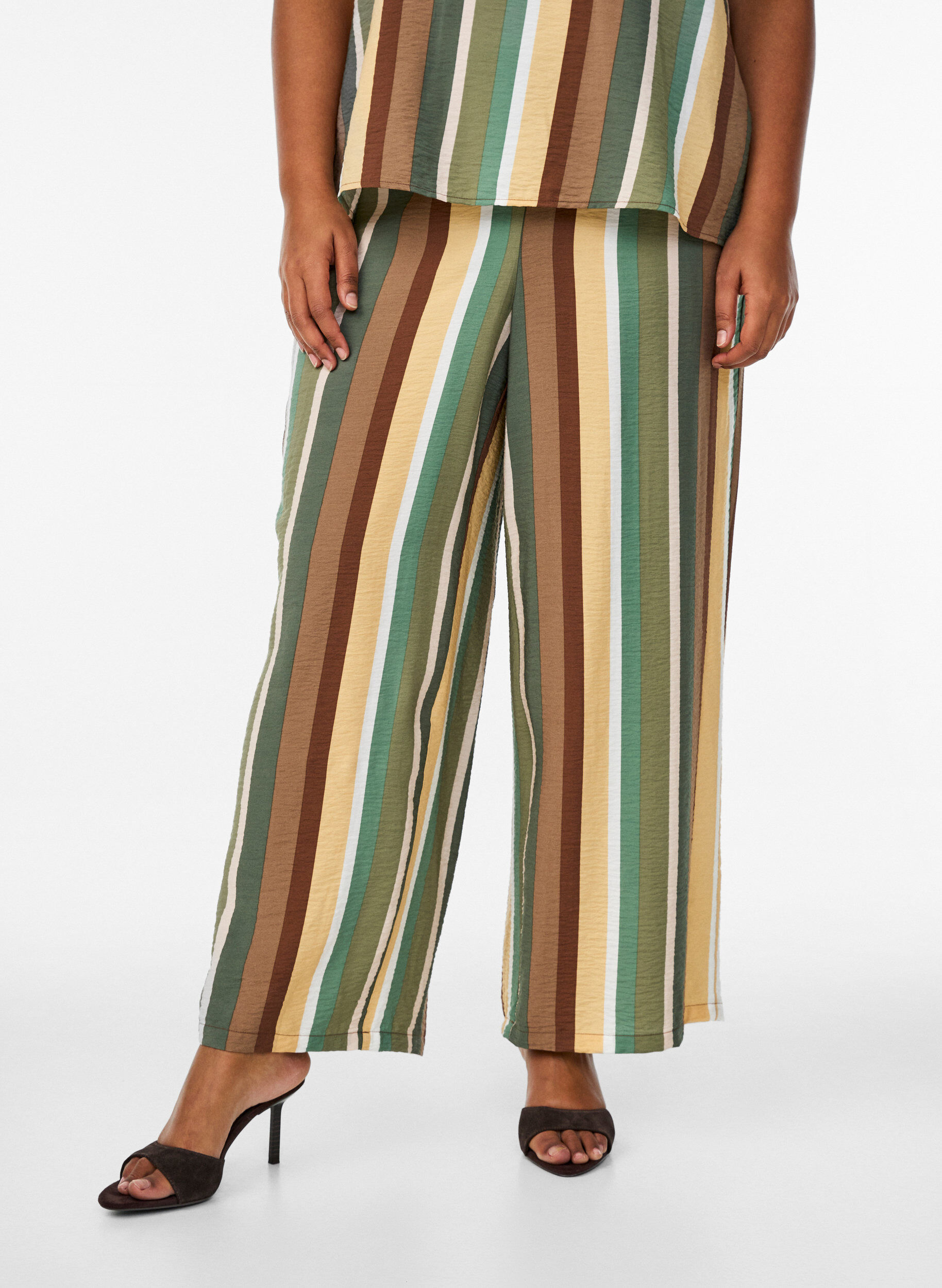 ZizziBukse i viskose med striper og loose fit, Brun, Model image number 2