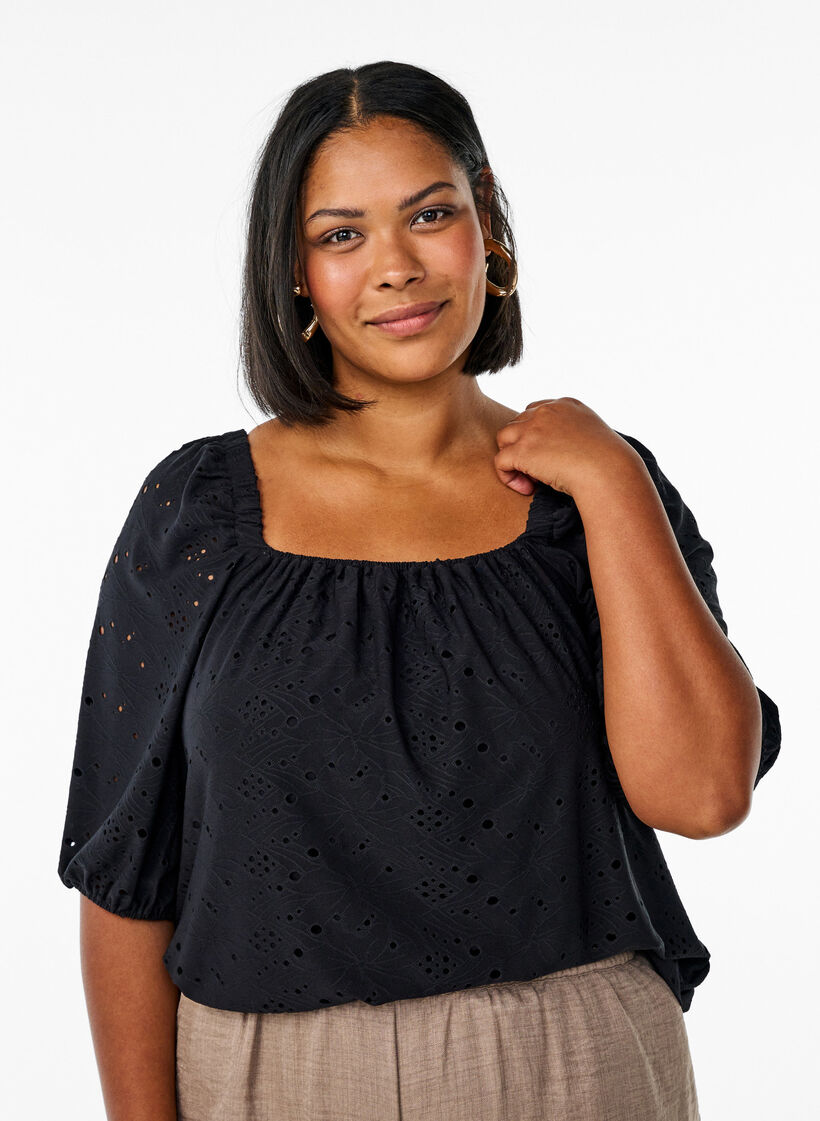 Bluse med korte puffede ermer og hullm&oslash;nster, Svart, Model image number 0