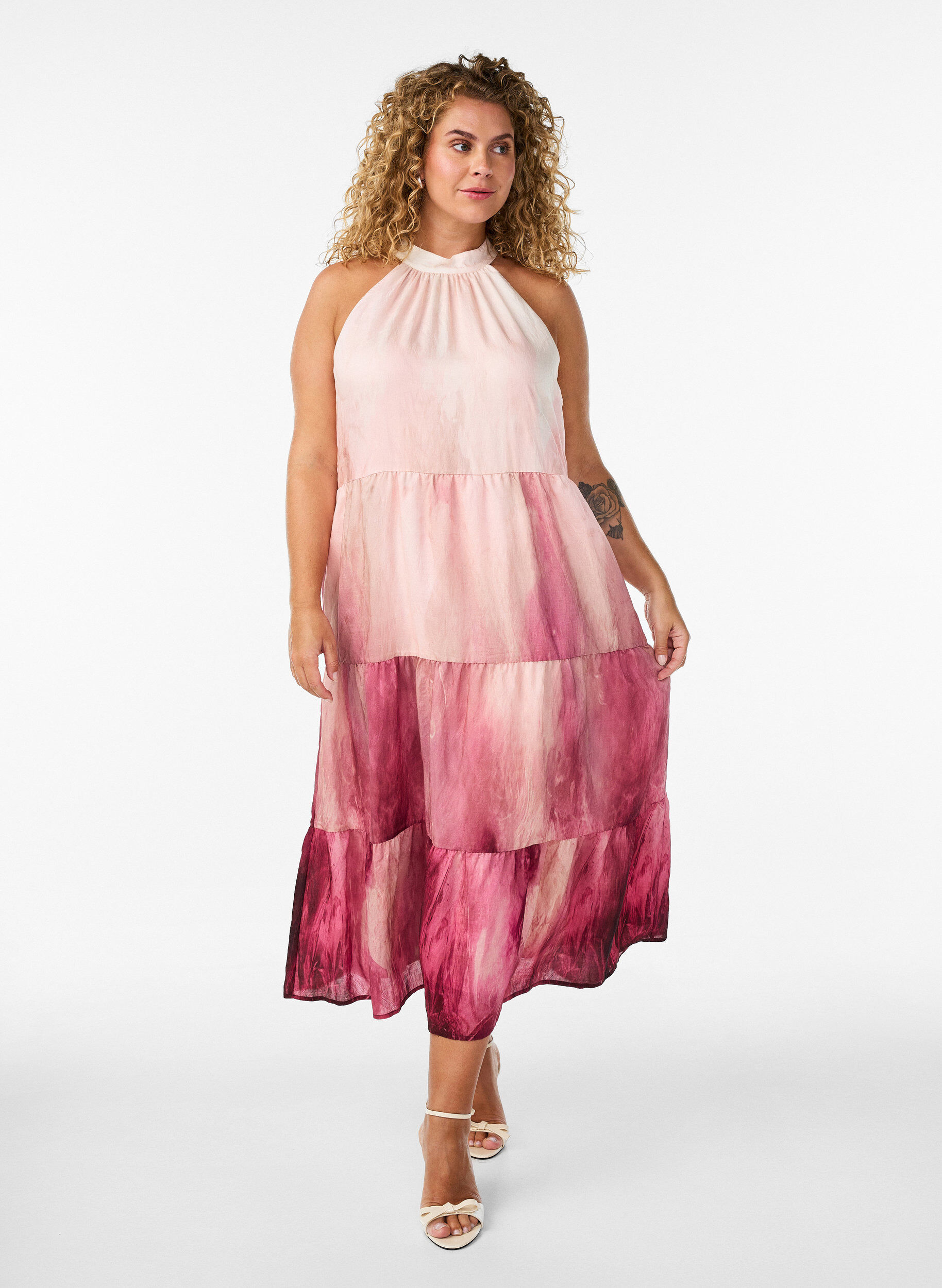 Midikjole med halterneck, Rosa, Model