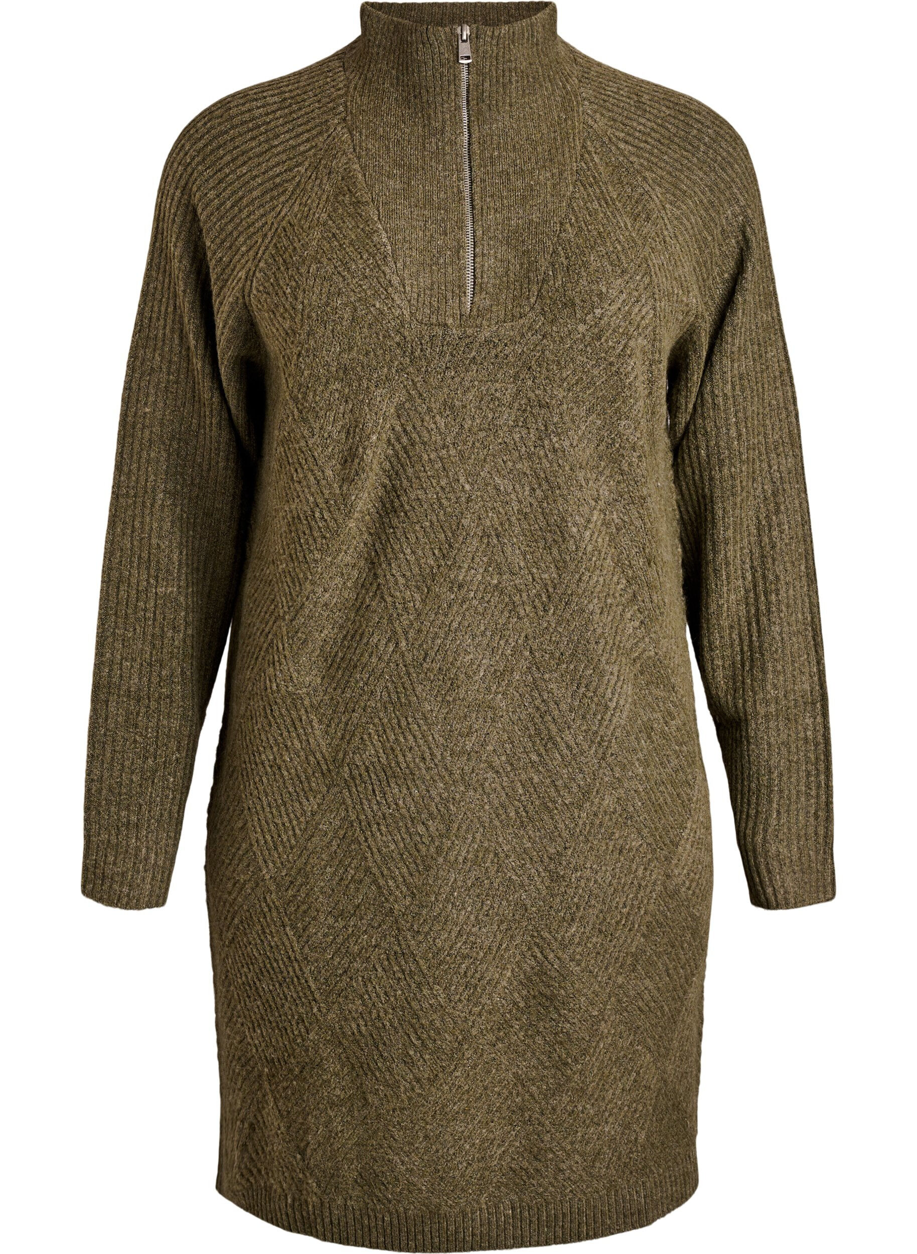 Knelang strikkekjole med h&oslash;y hals