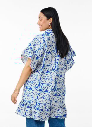 Zizzi Tunika med V-hals og rysjedetaljer, Blå, Model image number 2