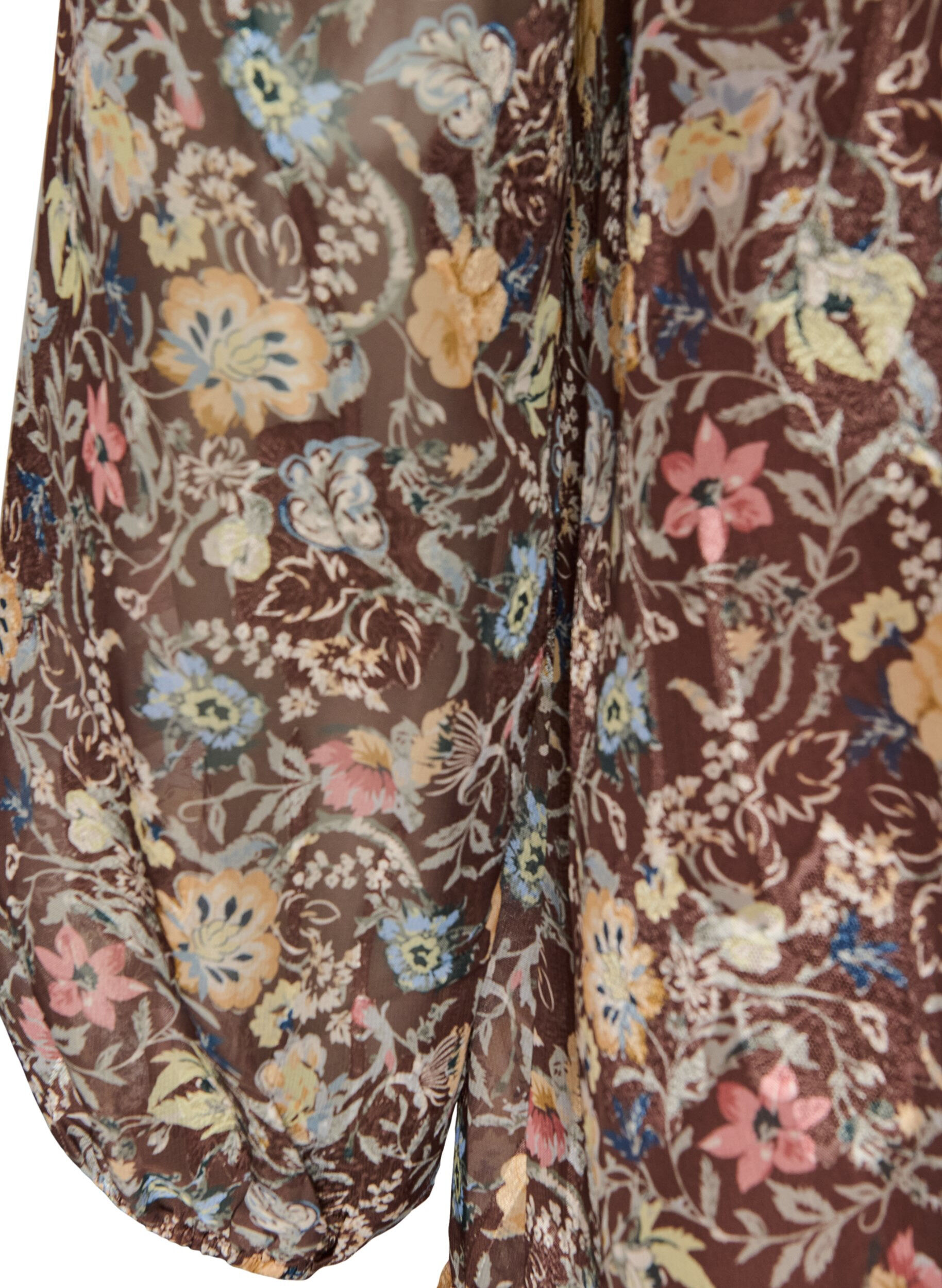 ZizziChiffonkjole med blomstertrykk og volanglag, Brun, Packshot image number 3